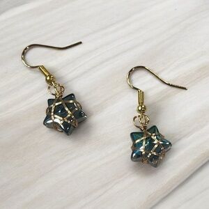 14k Gold Star Green Crystal Wire Wrapped Earrings